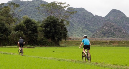 Phong Nha Ke Bang National Park Cycling and Dark Cave Tour