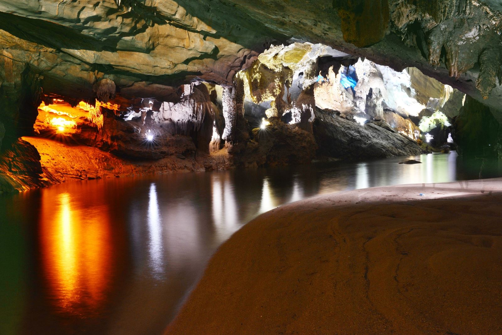 Du lịch Phong Nha Động Phong Nha Kỳ quan đệ nhất động