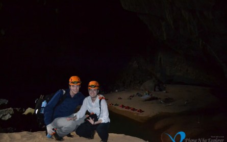 Brian and Carly – Hang En Cave Explorer