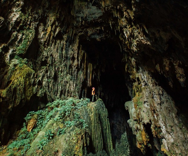 Phong Nha Trekking Tour Sinh Ton Valley Thuy Cung Cave For One Day B