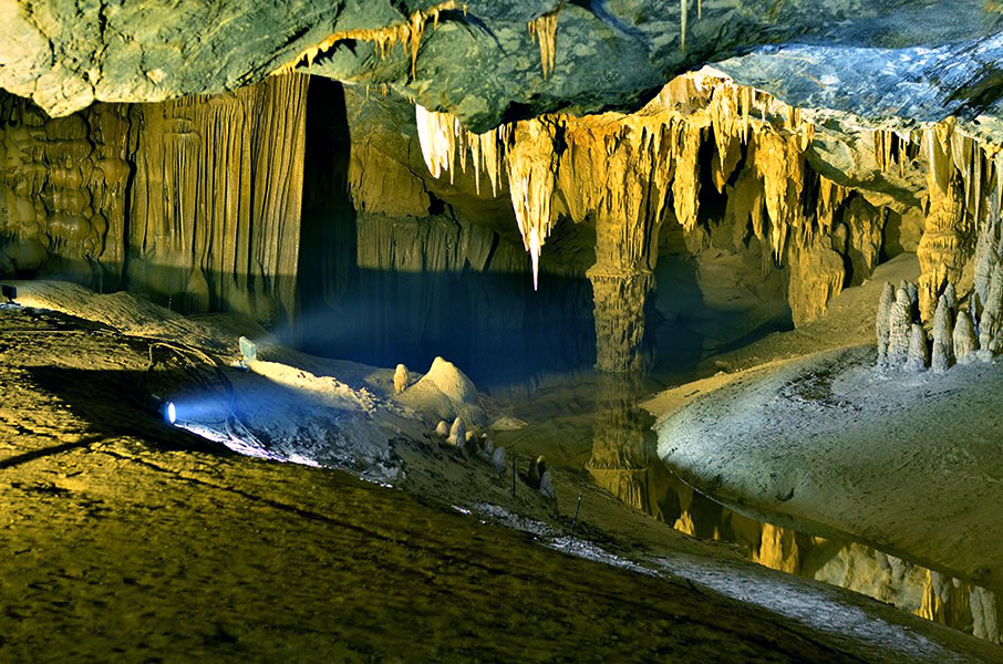 paradise cave tour