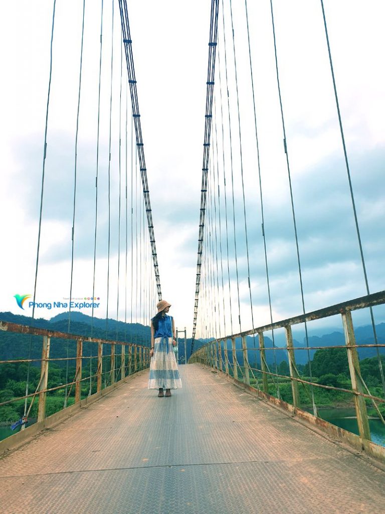 Checkin Tram Me Suspension Bridge is an experience you should try when visiting Phong Nha.