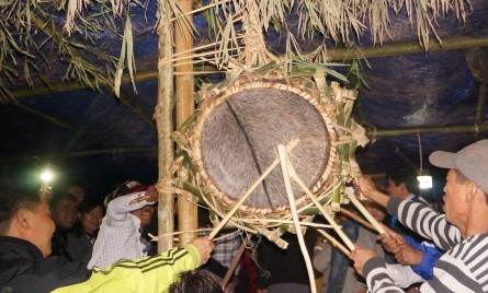Lễ hội đập trống của Người Ma coong ở Quảng Bình
