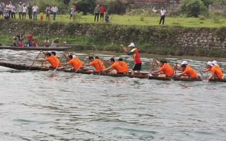 Lễ hội đua thuyền truyền thống và Hội thi cá trắm sông Son