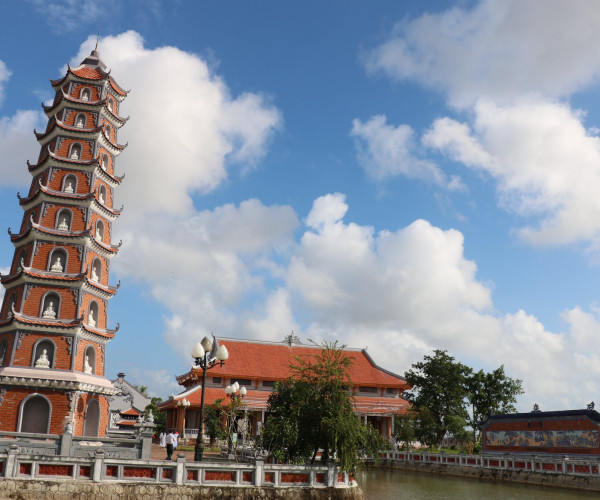 Tour Chua Hoang Phuc Quang Binh 1