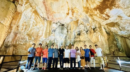 Tour Hà Nội Quảng Bình 3 ngày 4 đêm: Động Phong Nha – Suối Nước Moọc – Động Thiên Đường – Công viên Ozo – Vũng Chùa