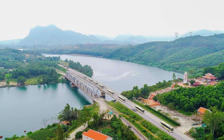 Bến phà Long Đại – Đền tưởng niệm liệt sỹ Trường Sơn Bến phà Long Đại