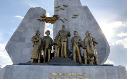 Quảng Trường Hồ Chí Minh – Thành phố Đồng Hới – Quảng Bình