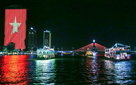 Trải nghiệm thú vị tại Đà Nẵng về đêm trên du thuyền Sông Hàn