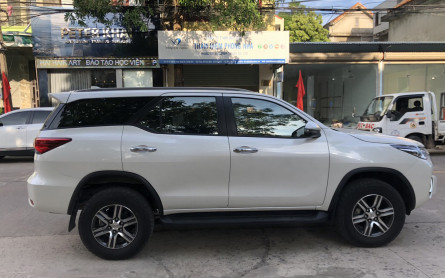 Cho thuê xe 7 chỗ Toyota Fortuner Quảng Bình