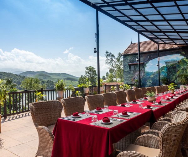 Phong Nha Lake House Resort 2