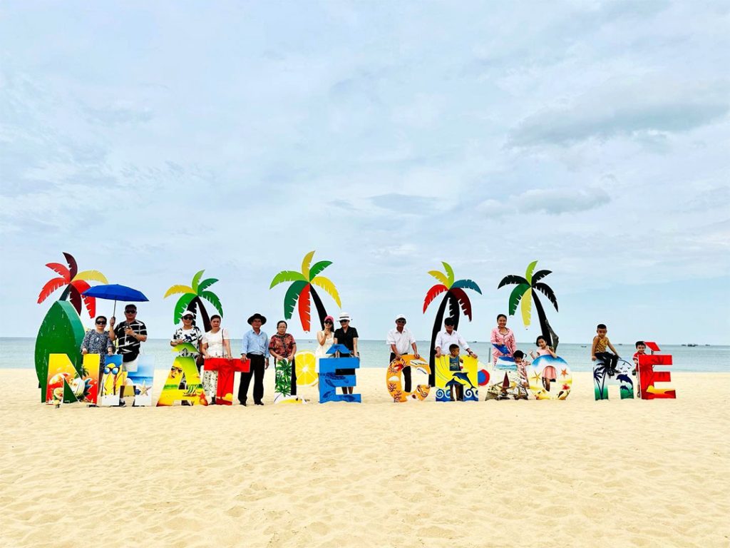 Bãi biển Nhật Lệ được công nhận 10 bãi biển đẹp nhất Việt Nam