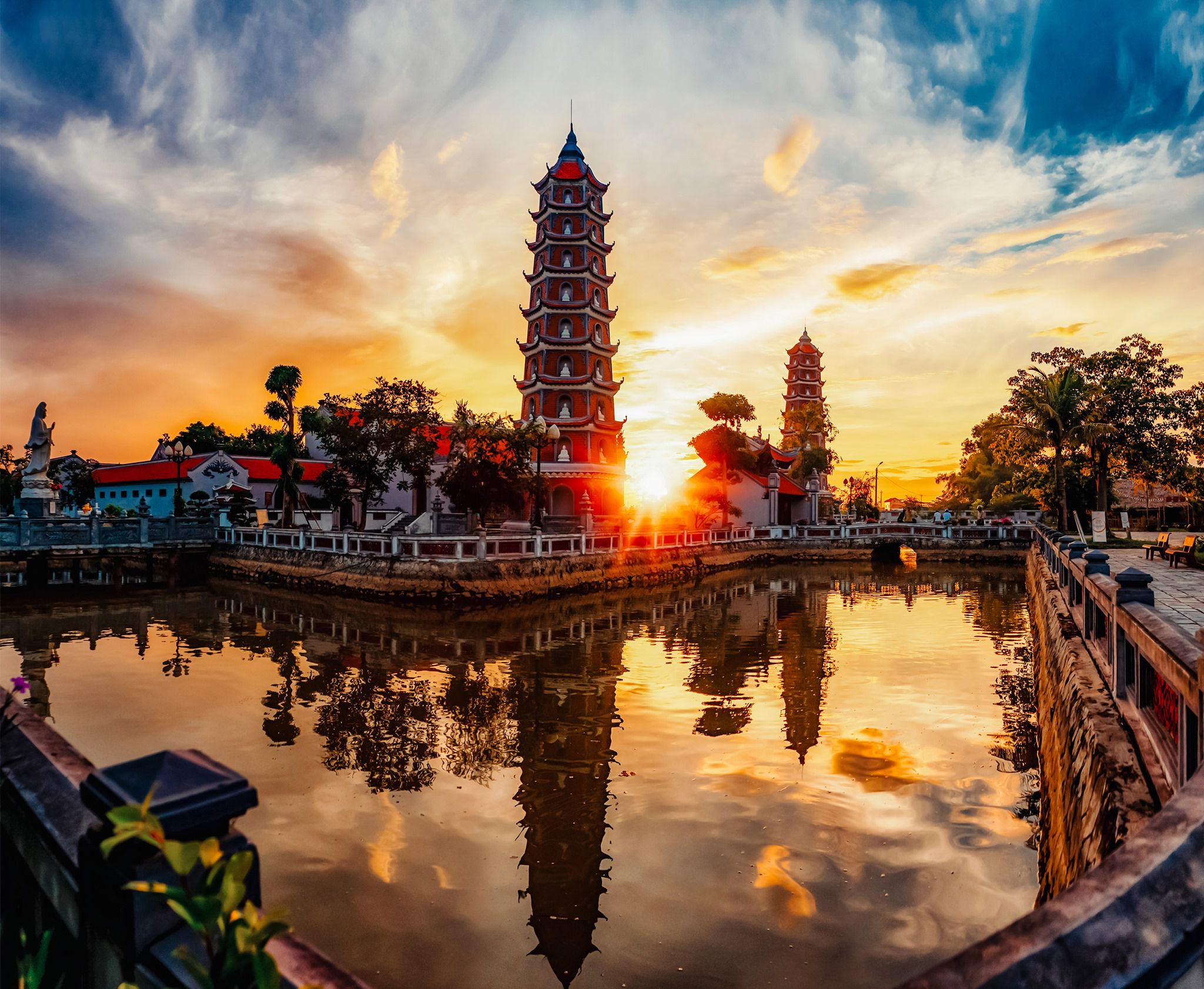 Chùa Hoằng Phúc - Ngôi chùa cổ hơn 700 tuổi linh thiêng của Quảng Bình