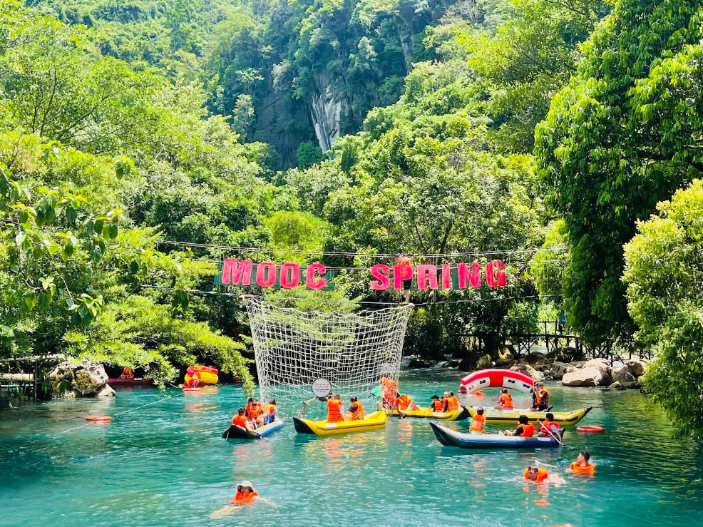 Suối Nước Moọc