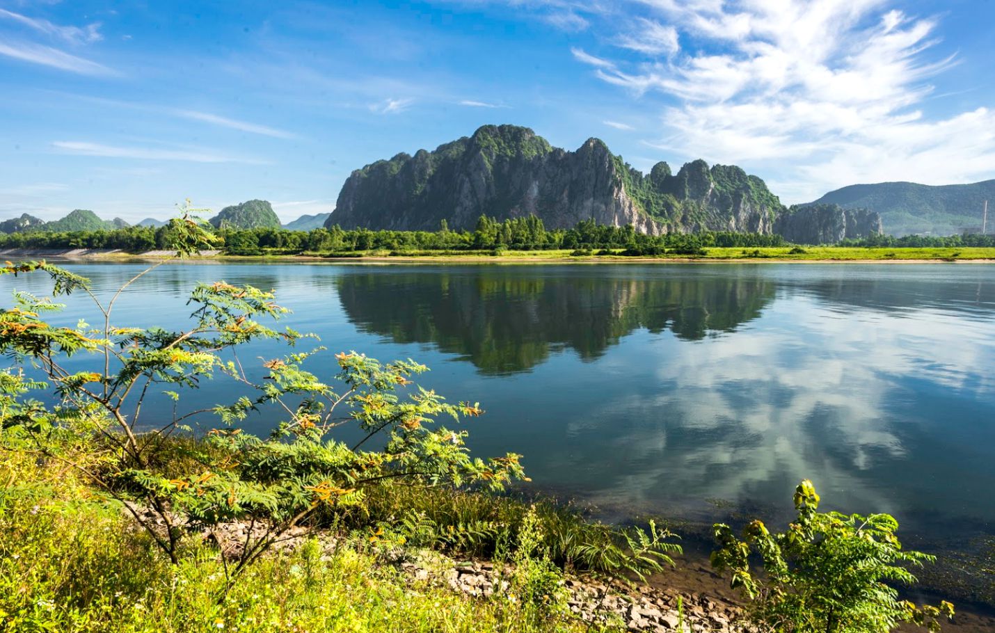 Khám phá vẻ đẹp Sông Gianh - Con sông lớn nhất của tỉnh Quảng Bình
