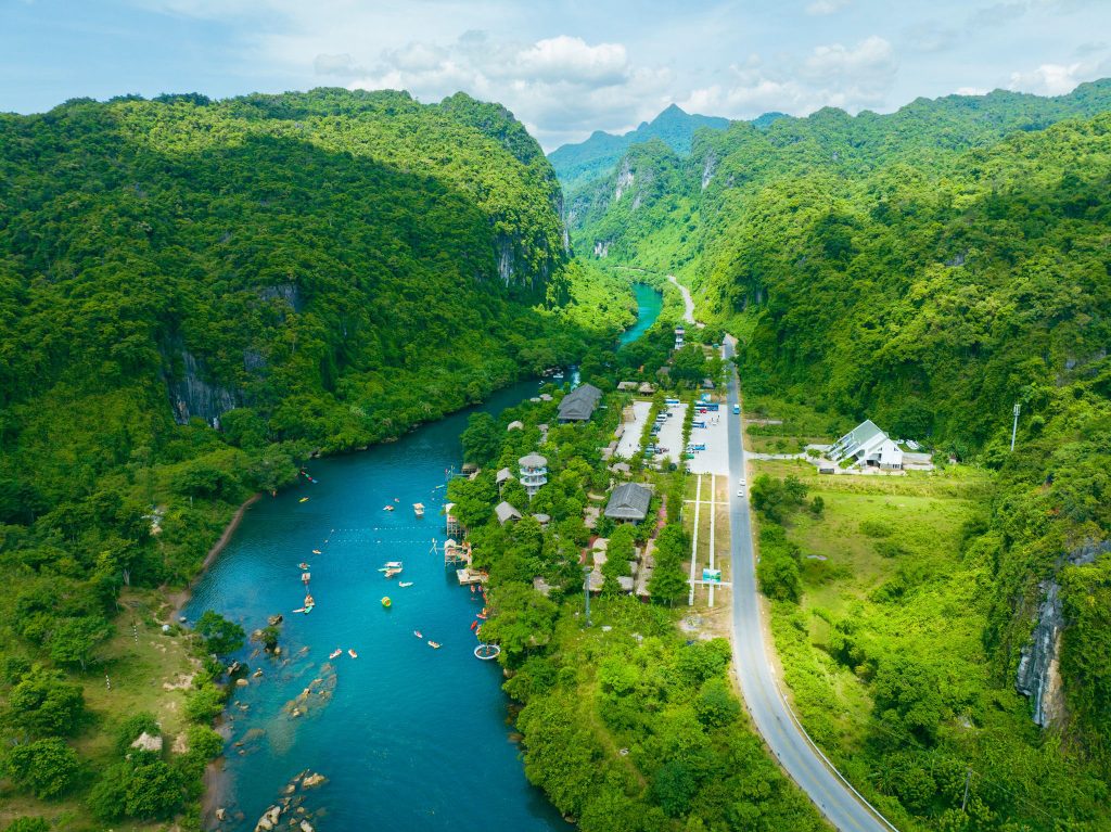 Toàn cảnh Thung Lũng Hava Quảng Bình từ trên cao