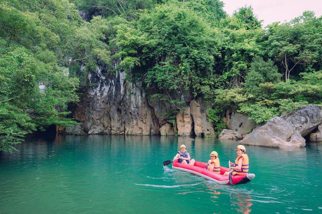 Sông Chày Hang  Tối đứng top những địa điểm du lịch đẹp tại Quảng Bình