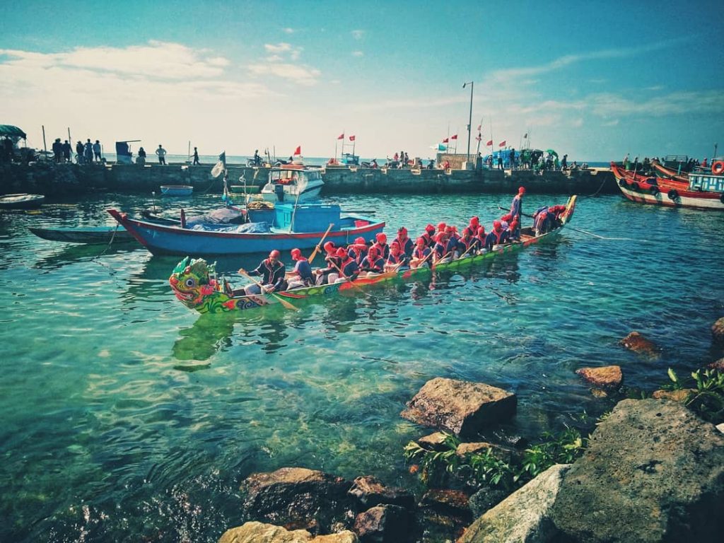 Lễ hội đua thuyền Quảng Bình