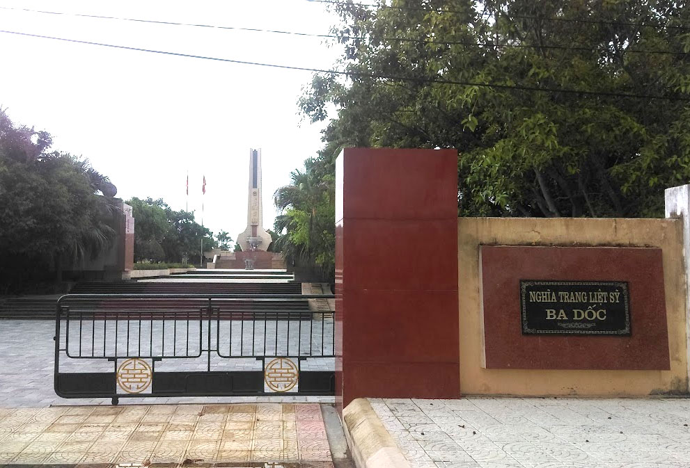 Nghĩa trang Liệt sĩ Ba Dốc Quảng Bình
