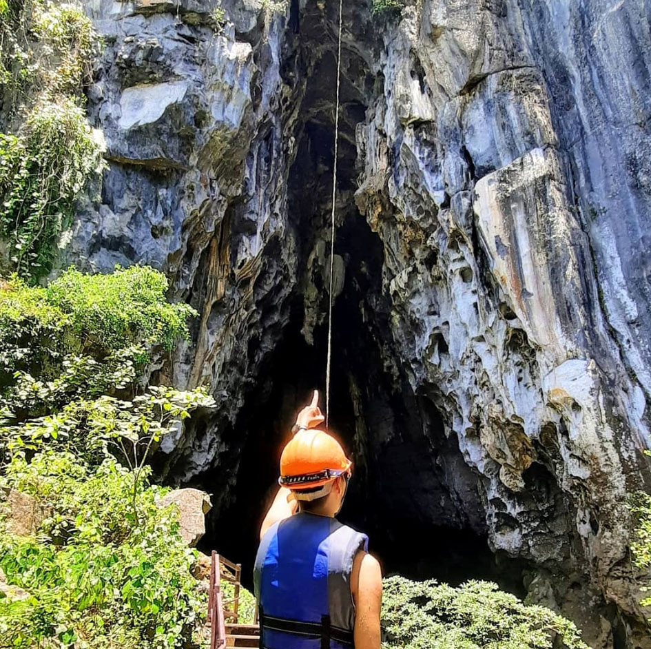 Sông Chày - Hang Tối