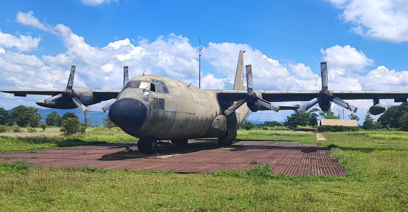 Máy bay vận chuyển