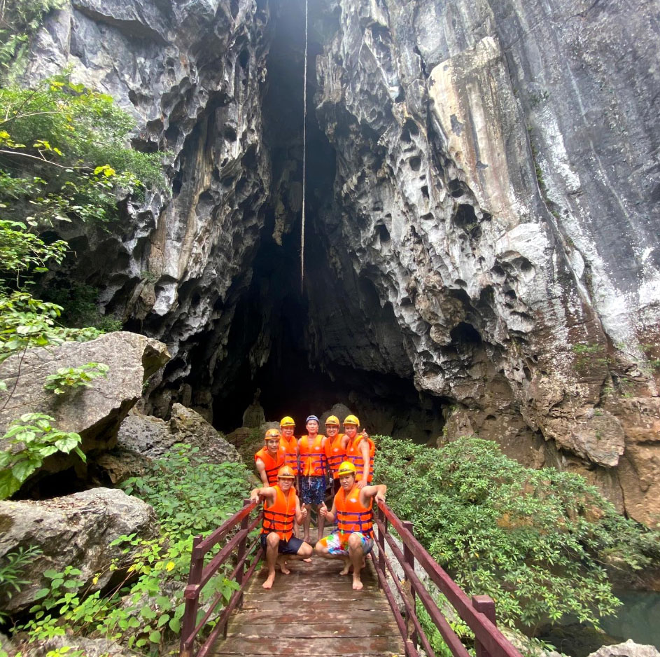 Sông Chày - Hang Tối