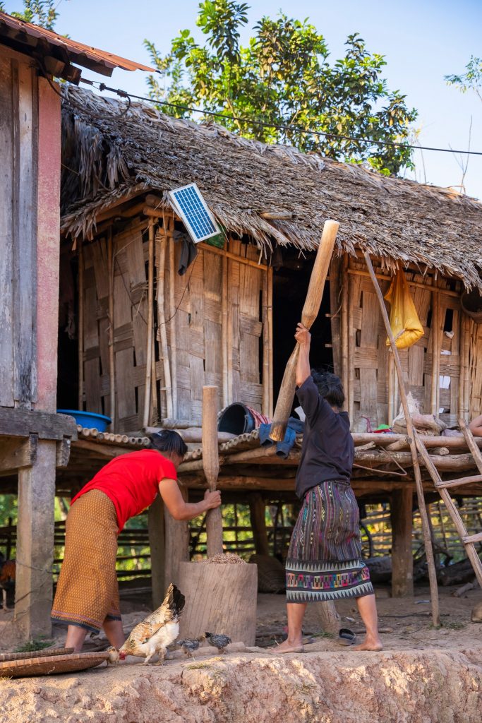 Cuộc sống bà con văn minh và tươi sáng