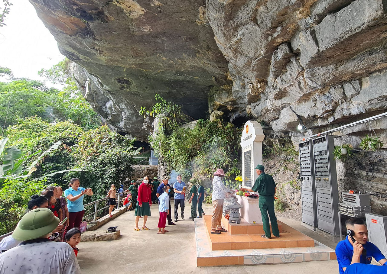 Hang Lèn Hà