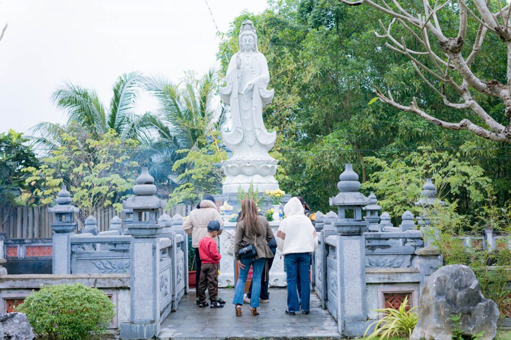 Du lịch Hành Hương