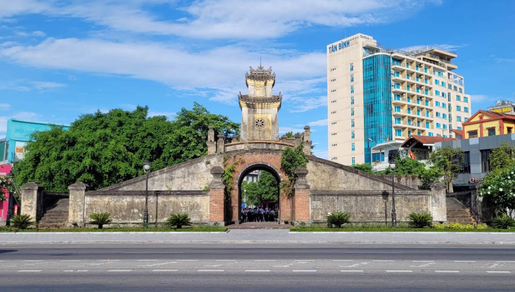 Quảng Bình Quan 