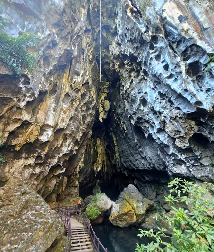 Cửa vào Hang Tối 