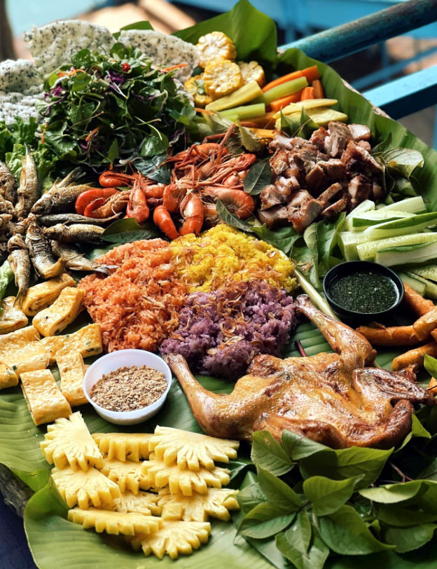 Mẹt nướng ở nhà hàng Sông Chày - Hang Tối