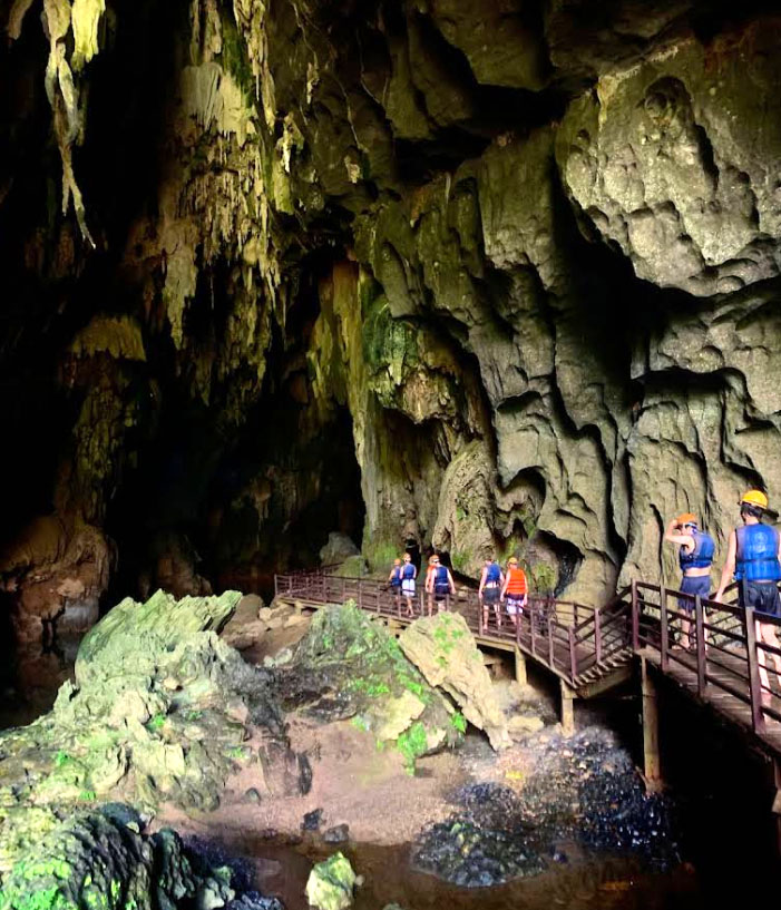 Khám phá Hang Tối